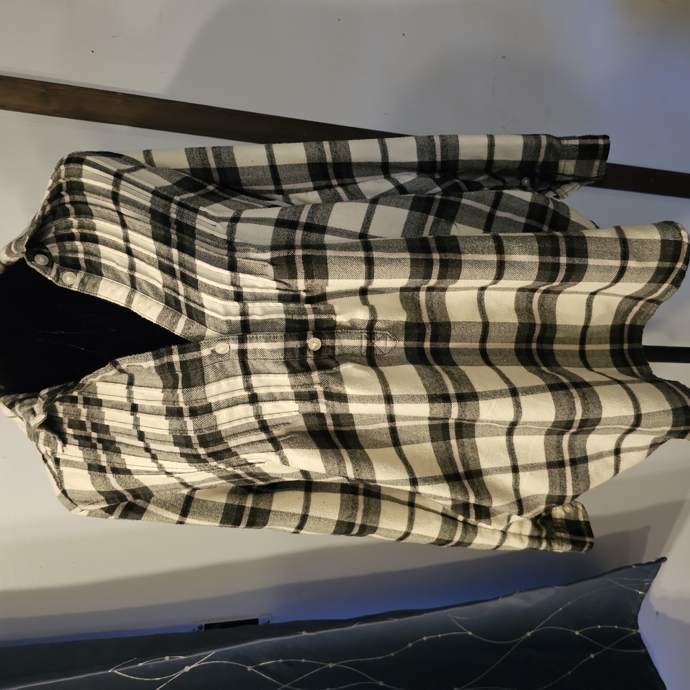 Plaid Button-Up Shirt in Black and White